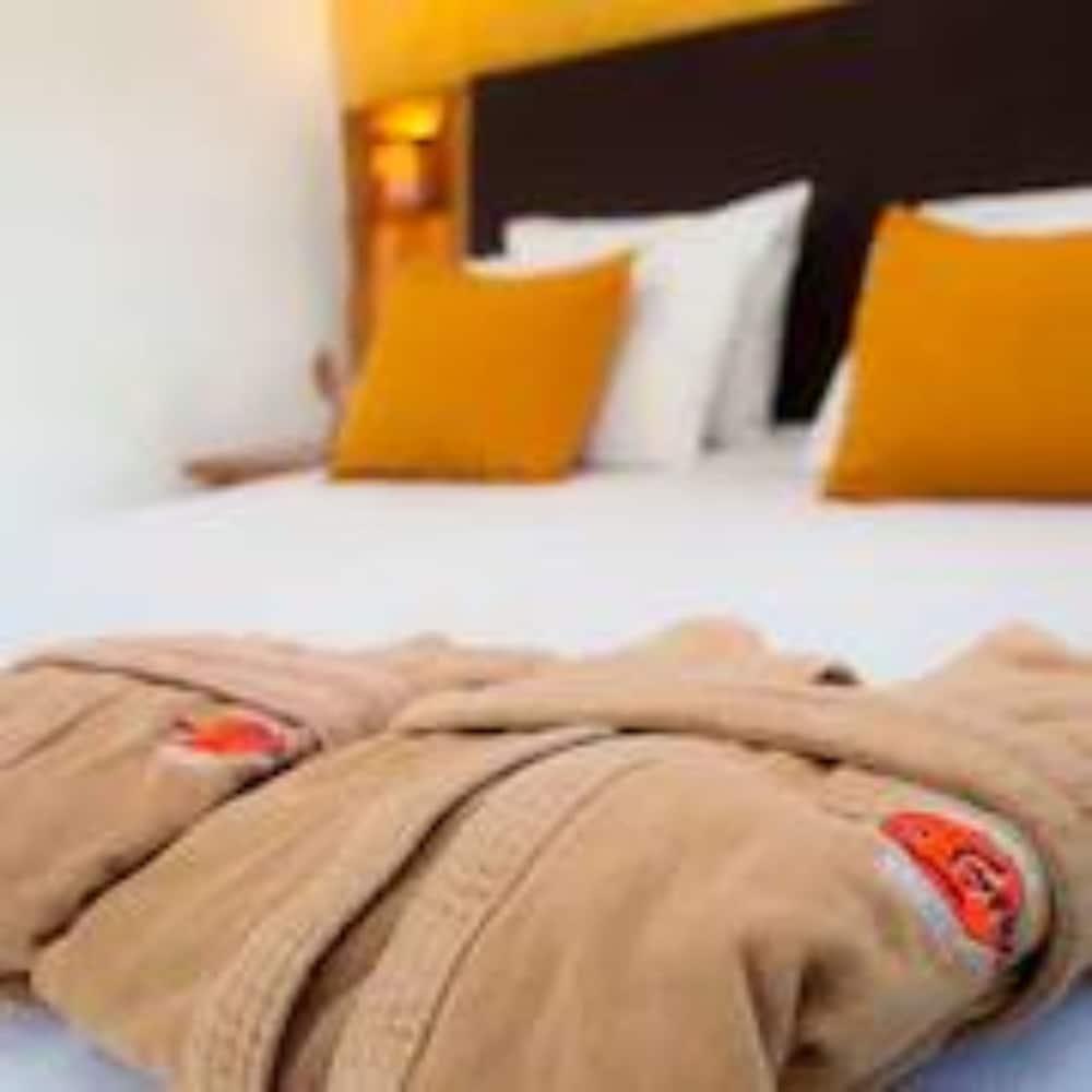Duro Beach Hotel كومبوكو المظهر الخارجي الصورة