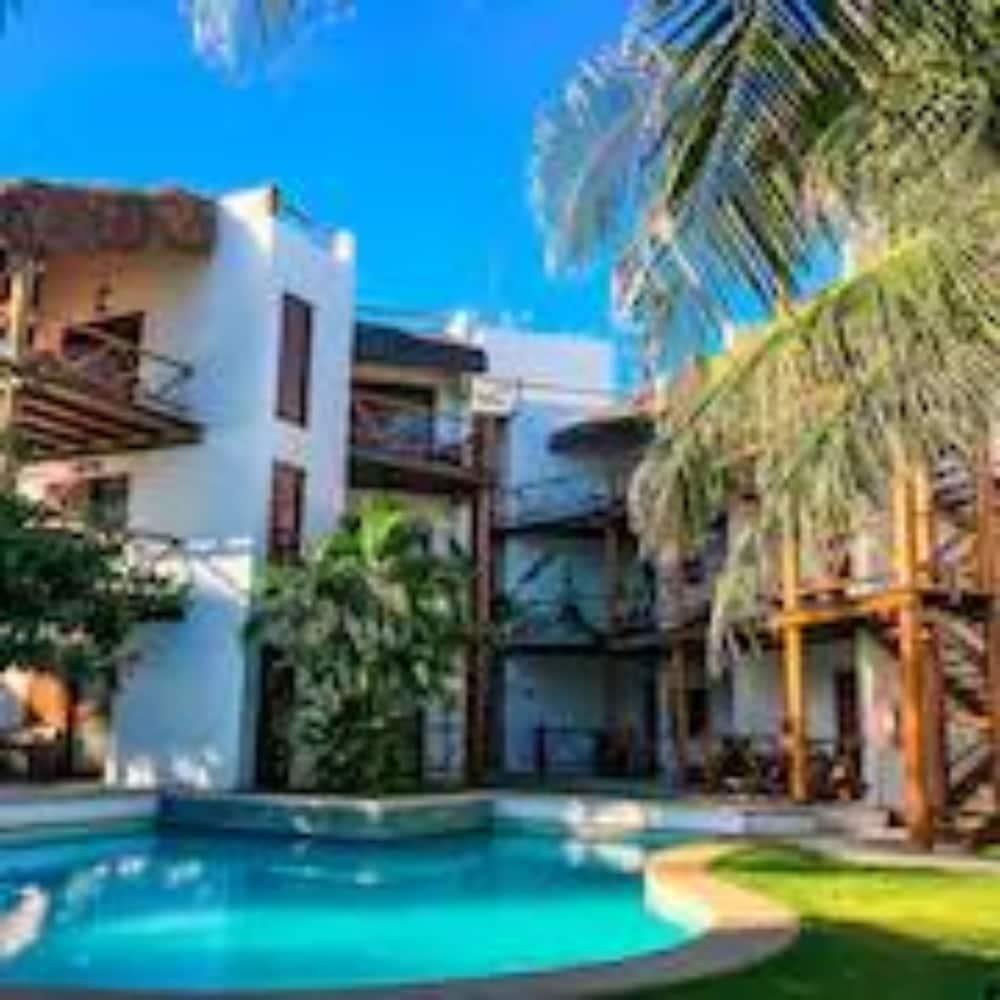 Duro Beach Hotel كومبوكو المظهر الخارجي الصورة
